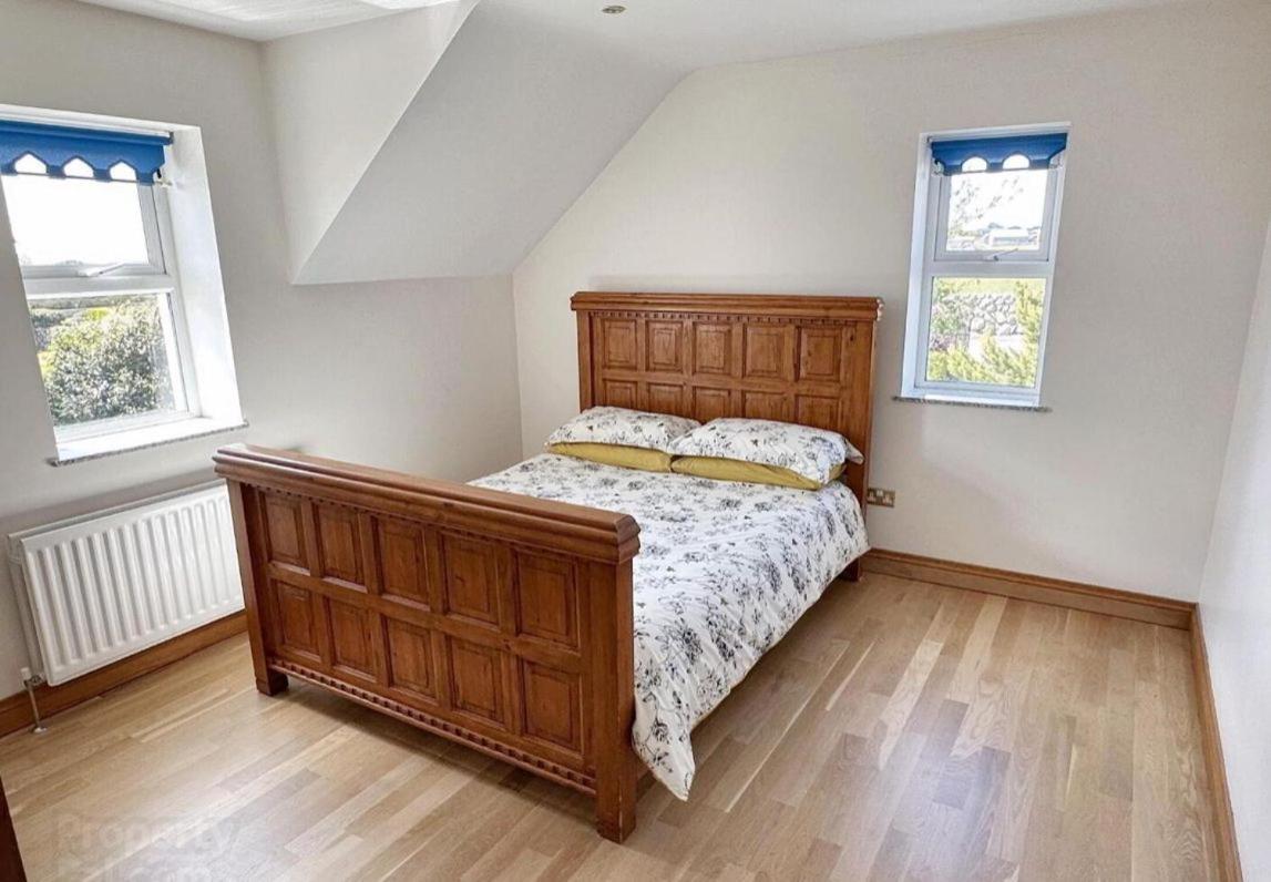 Готель Tara House Annalong Екстер'єр фото